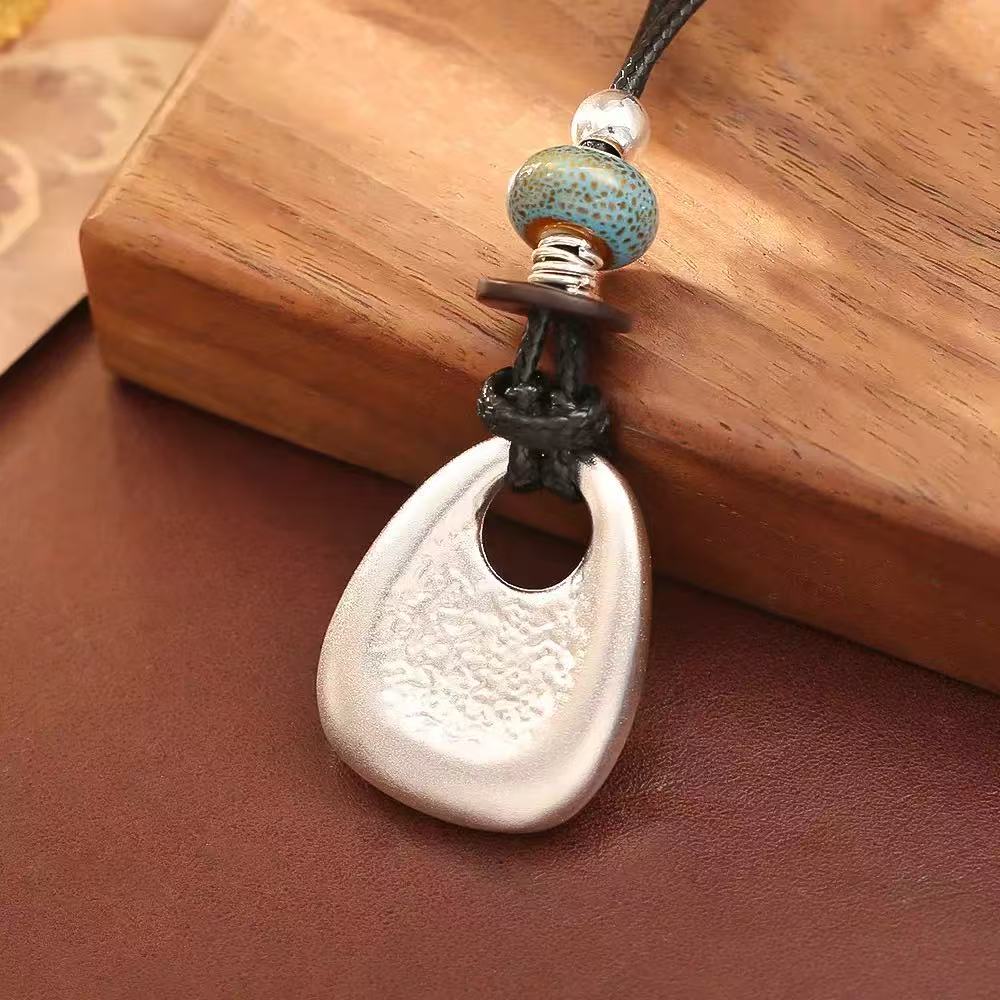 Minimal Matte Silver Pendant Necklace for Women